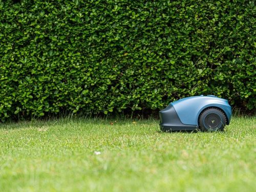 robotická kosačka - pomocník, ktorý udržiava váš trávnik stále v požadovanej výške